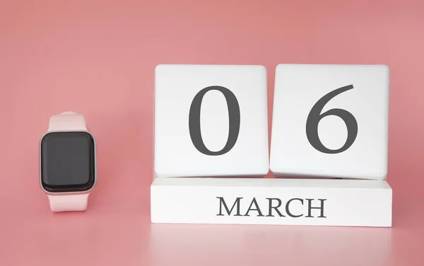 Modern Watch Dengan Kalender Kubus Dan Tanggal Berbaris Latar Belakang — Stok Foto