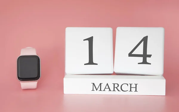 Modern Watch Cube Calendar Date March Pink Background Concept Spring — Stock Photo, Image