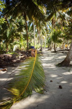 Yakışıklı bir tropikal plaj