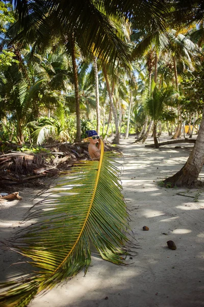 Yakışıklı bir tropikal plaj