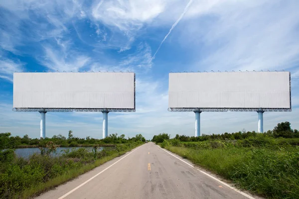 Üres Billboard Oldalirányú Parkban Kép Másol Hely Reklám Szöveg Objektum — Stock Fotó
