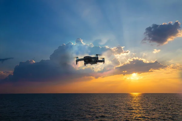 Uav Drone Elicottero Volo Con Fotocamera Digitale Drone Con Fotocamera — Foto Stock