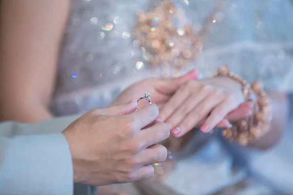 Wedding Rings Put Wedding Ring Her Close Groom Put Ring — Stock Photo, Image