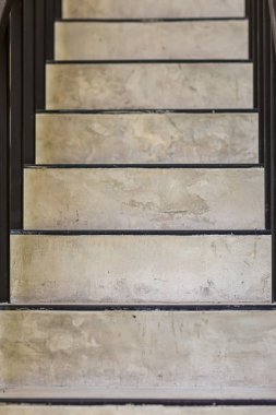 beton adımlar.merdiven doku. Çimento beton merdiven. Binaya soyut modern beton merdivenler. arka plan için merdiven adım. yaşlı beton merdiven aşağı bakıyor. Eski merdivenler.