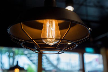 Dekore lamba vintage tarzı ile akkor aydınlatma ampul.