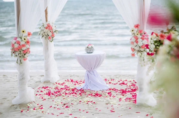 Romantic Wedding Ceremony Beach Wedding Setting Beach Flowers Wedding Ceremony — Stock Photo, Image