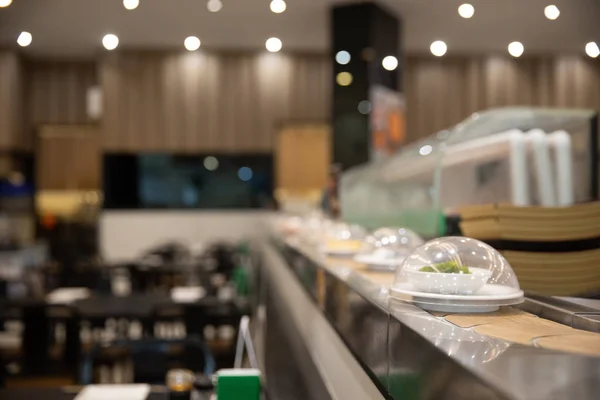 Japonia Restauracja Sushi Przenośnika Lub Pasa Formie Bufetu Sushi Pasa — Zdjęcie stockowe