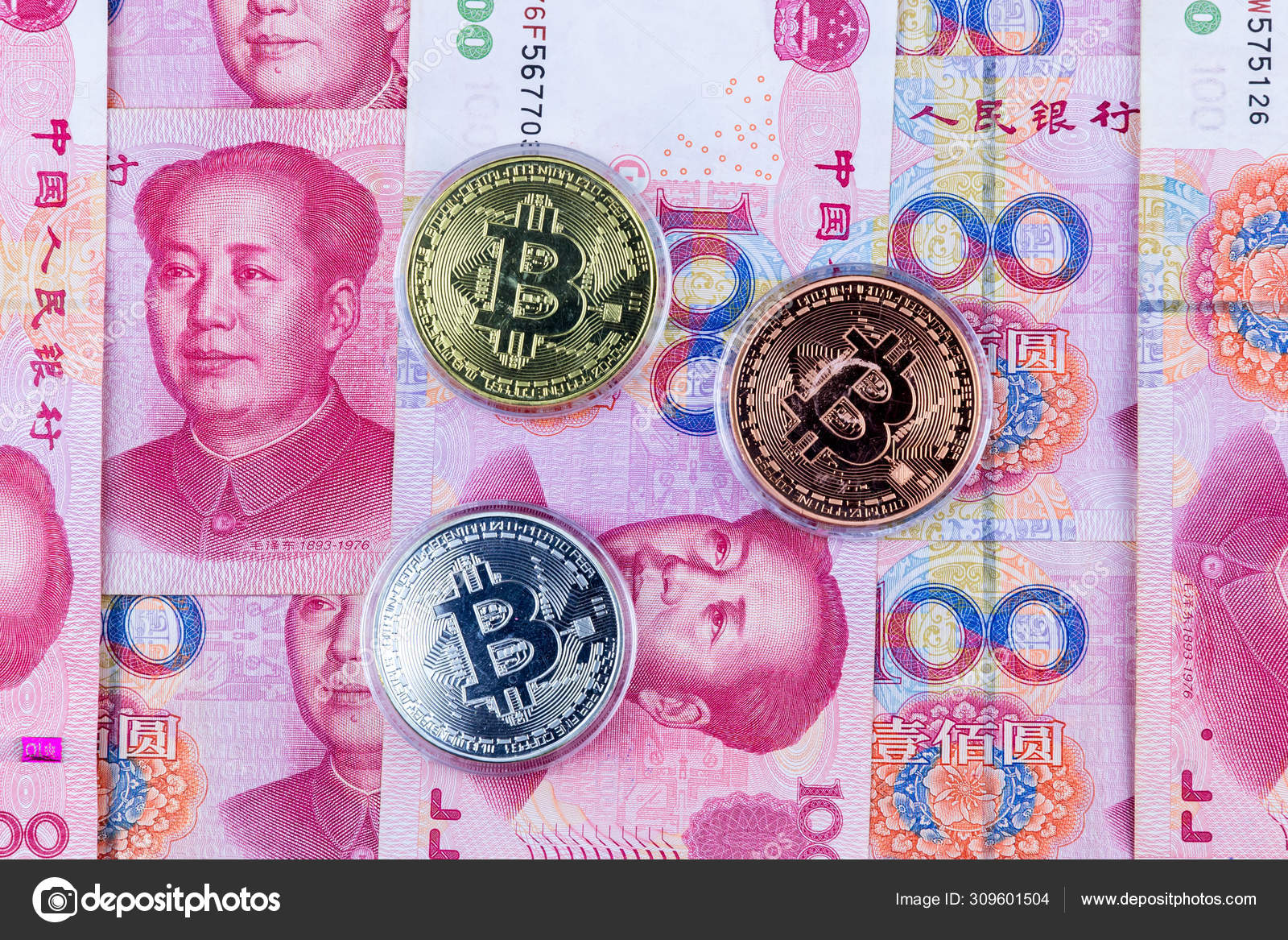 比特币新的虚拟货币和纸币人民币背景比特币与中国钞票加密货币数字货币比特币与中国纸币加密货币概念—— 库存社论照片© Jookiko #309601504