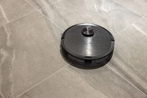 Robotic Vacuum Cleaner Floor Smart Cleaning Technology Пылесос Робота Удаляет — стоковое фото