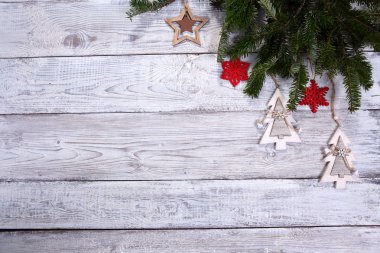 Gri ahşap arka plan üzerinde Noel kompozisyon