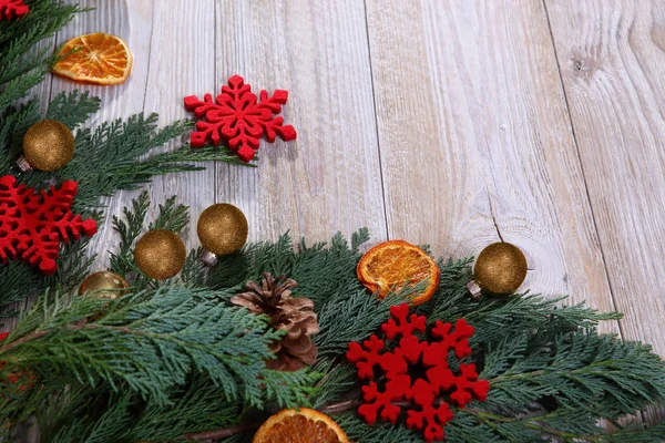 Composição Natal Com Galho Árvore Natal Fatias Laranja Secas Fundo — Fotografia de Stock