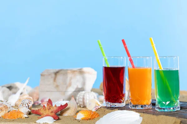 Fresh Fruit Juice Tall Glass Shore Sandy Beach Cool Sea — Stock Photo, Image