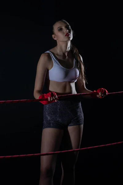 Eine Fest Geballte Hand Auf Dem Boxring Eine Vor Ihrem — Stockfoto