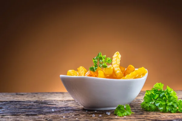 Pommes Frites Potatis Vit Skål Med Persilja Ört — Stockfoto