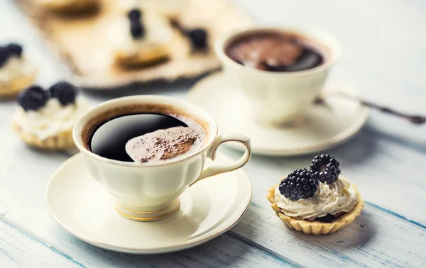 커피와 Tartlets — 스톡 사진