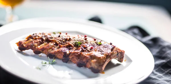 Grilled Barbecue Pork Ribs White Plate Menu Pub Restaurant — Stock Photo, Image