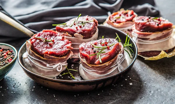 Steak Hovězí Svíčkové Obalený Slaninou Uložená Pánve — Stock fotografie