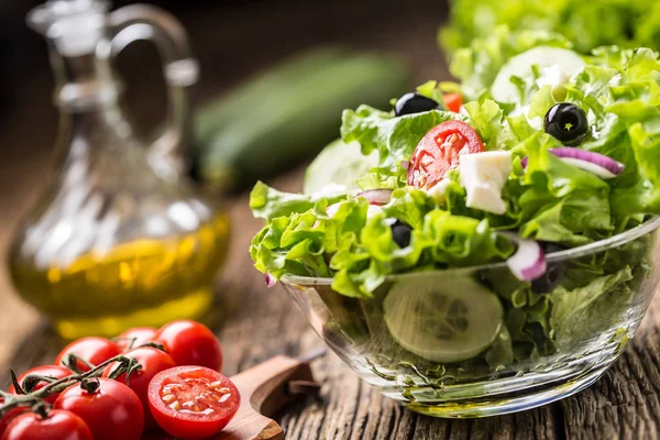 Gemüse Salat Mit Tomaten Zwiebelkäse Und Oliven — Stockfoto