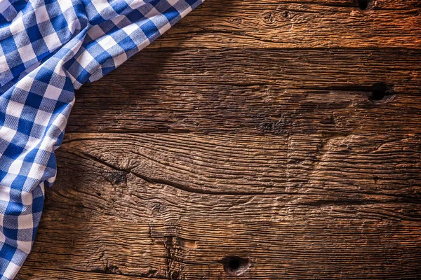 Modré Kostkované Kuchyňský Ubrus Rustikální Dřevěný Stůl — Stock fotografie