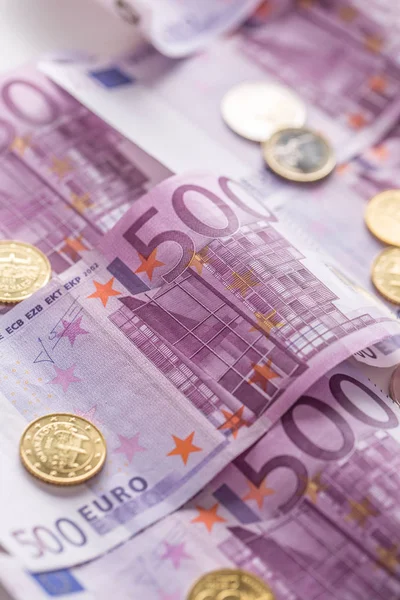 クローズ アップ 5 想像数 houndred ユーロ紙幣コインをお金と通貨 — ストック写真