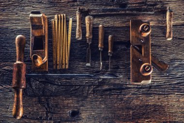 Bir marangoz atölyesinde görünümü vintage marangoz araçları Top