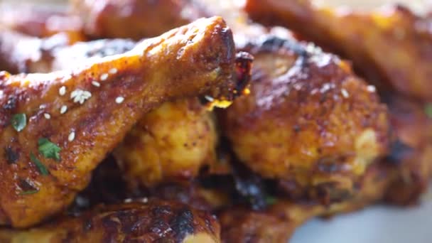 Roasted Chicken Legs Bbq Baking Pan Decorating Sesame Herbs Honey — ストック動画