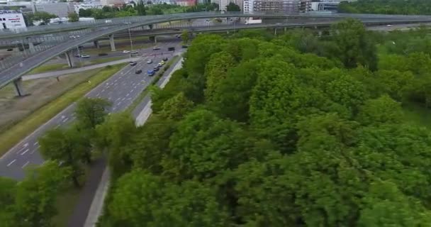 Celkový pohled na A dálniční křižovatka. Letecký snímek — Stock video
