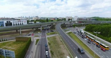 A karayolu kavşak üzerinde genel görünümü. Hava atışı