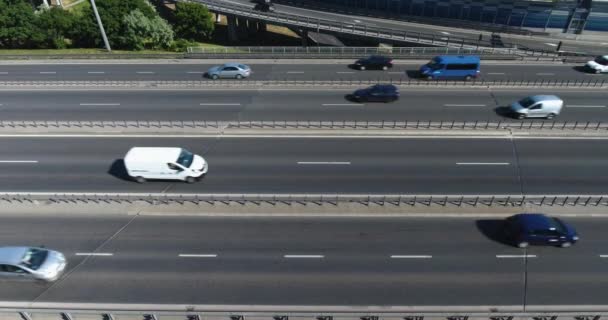 Stau auf einem Autobahnkreuz — Stockvideo