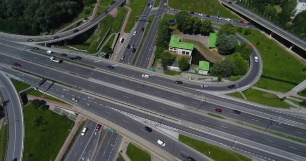 Vista aérea de la intersección de la autopista — Vídeos de Stock