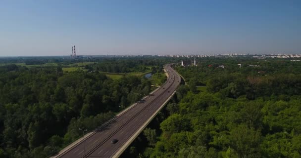 Autos auf Autobahn unterwegs — Stockvideo