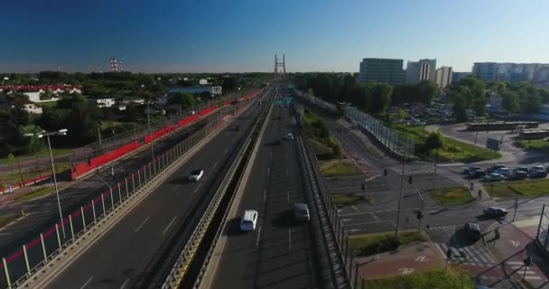 Luchtfoto cirkelen rond Highway kruispunt — Stockvideo