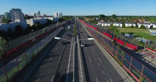 Letecký pohled na dálnici při západu slunce — Stock video