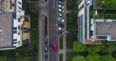 Varşova, Polonya: Havadan görünümü bir sokak konut içinde oluyor araba