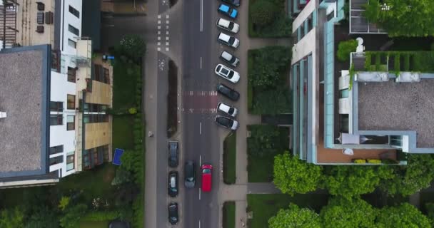 波兰华沙 住宅郊区街道上的汽车鸟瞰图 — 图库视频影像