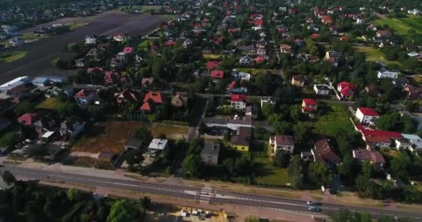 Flying Over Suburban Neighborhood — Stock Video