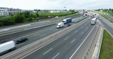 Kargo karayolu üzerinde taşıma havadan görünümü