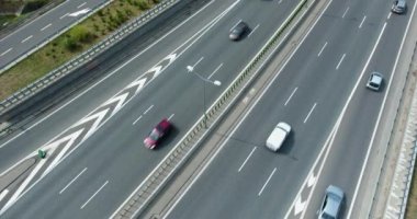 Karayolu üzerinde asılı. Banliyö Rating Rush