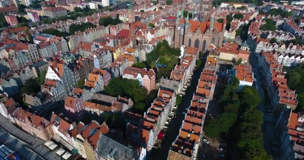 Vista aérea de las calles del casco antiguo — Vídeos de Stock