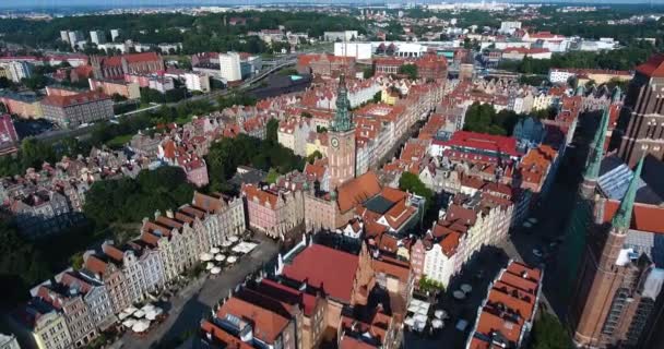 Gdansk And Its Old Town. Tilt Up — Stock Video