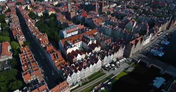 Εναέρια άποψη της παλιάς πόλης Γκντανσκ, Πολωνία — Αρχείο Βίντεο