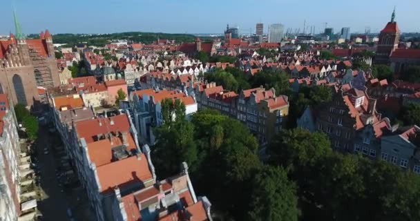 Daken, kerk, Old Town, luchtfoto — Stockvideo