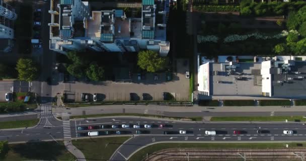 Väg Med Trafik Bostadsområde Overhead Skott Warszawa Polen — Stockvideo