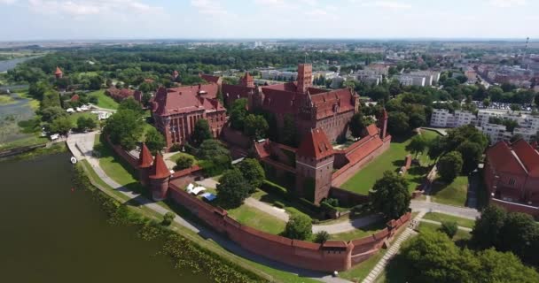 Teutonic Order Castle In Malbork (en inglés). Vista aérea — Vídeos de Stock