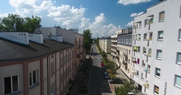 Schwenk Nach Rechts Straßenansicht Drohnenschuss Warschau Polen — Stockvideo