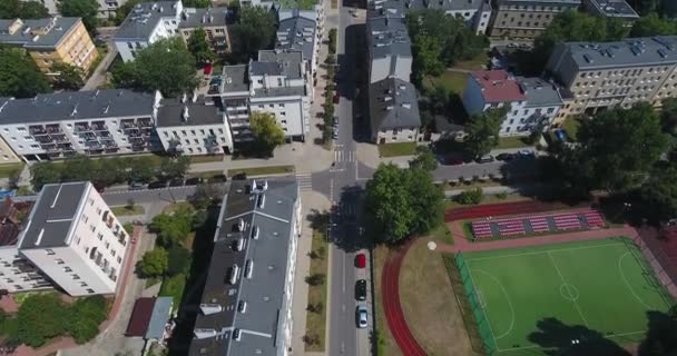 航空写真 アパートのブロック 遅いチルトアップ ワルシャワ ポーランド — ストック動画