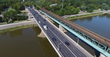 Hava trafik ile Köprü doğru aşağı devirme