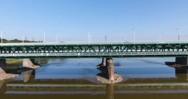 Vista do perfil aéreo da ponte de dois níveis — Vídeo de Stock