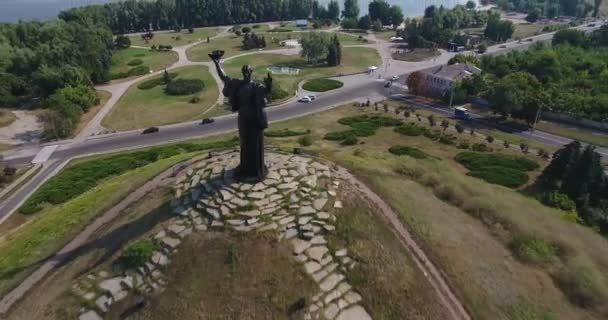 Aerial: Woman Monument With Candle In A Hand — Stock Video