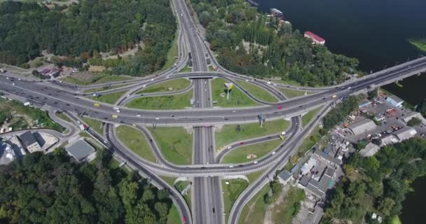 Vista Aérea Del Intercambio Carreteras Flujo Tráfico Kiev Ucrania — Vídeo de stock